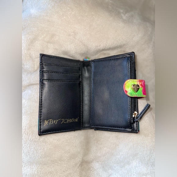 Betsey Johnson Gunmy Bear Wallet 💕 - Picture 5 of 6